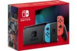 Consola Nintendo Switch con un par de mandos inalámbricos Joy-Con en rojo y azul