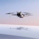 DJI Mini 3 Fly More Combo Drone con control remoto inteligente - Gris - Imagen 8