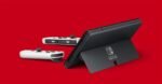 Nintendo Switch (modelo OLED) con base y mandos Joy-Con blancos - Imagen 4